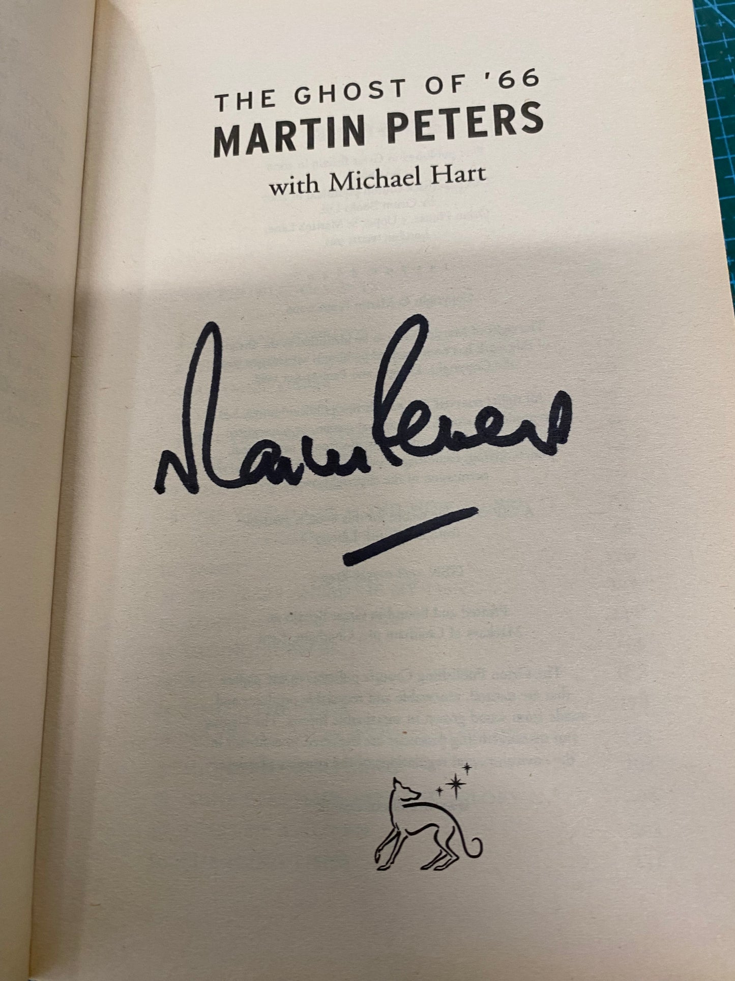 England 1966 Tottenham Hotspur Martin Peters personally signed autobiography