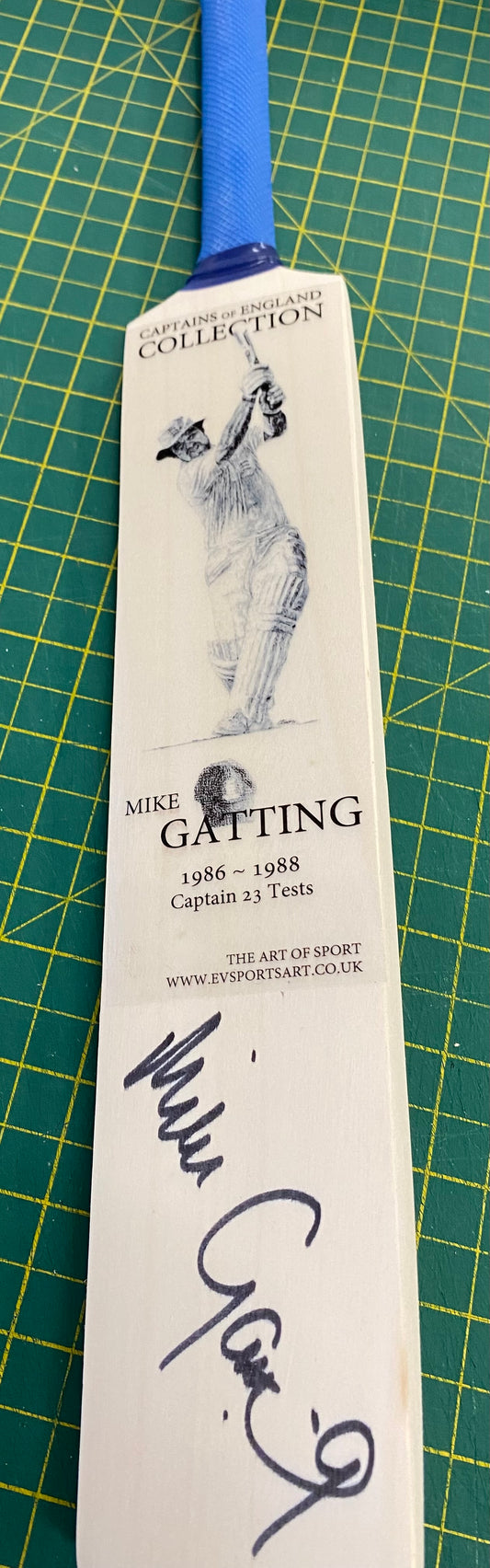 Cricket Mike Gatting personally signed mini cricket bat