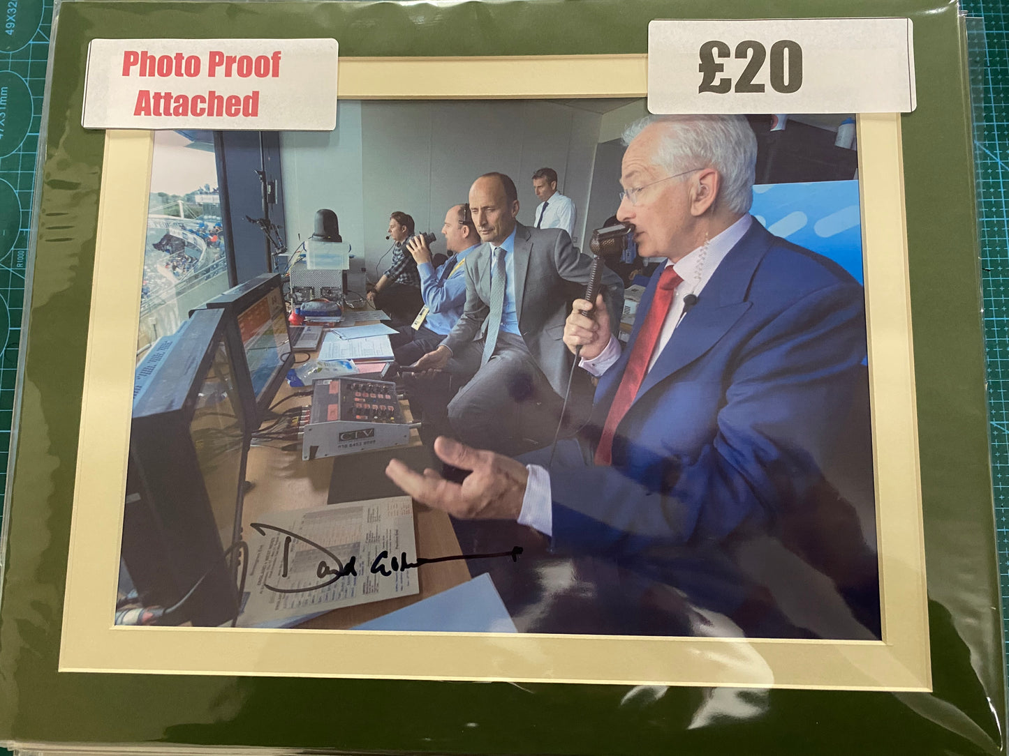 Cricket David Gower personally signed photograph