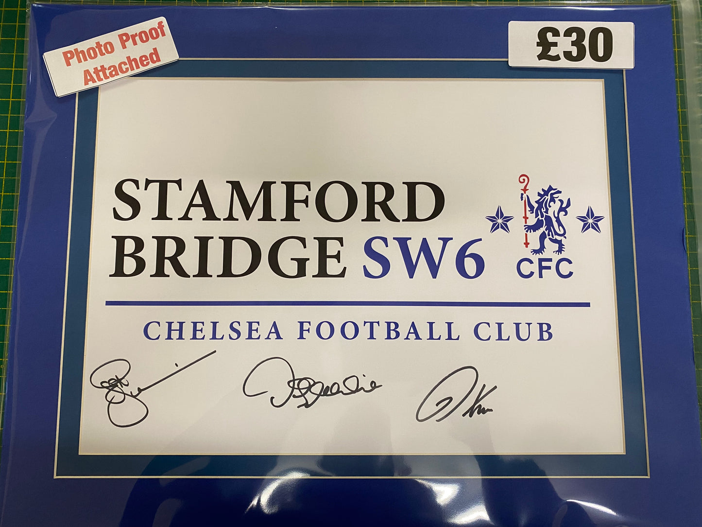 Chelsea Kerry Dixon, Pat Nevin & David Speedie personally signed sign.