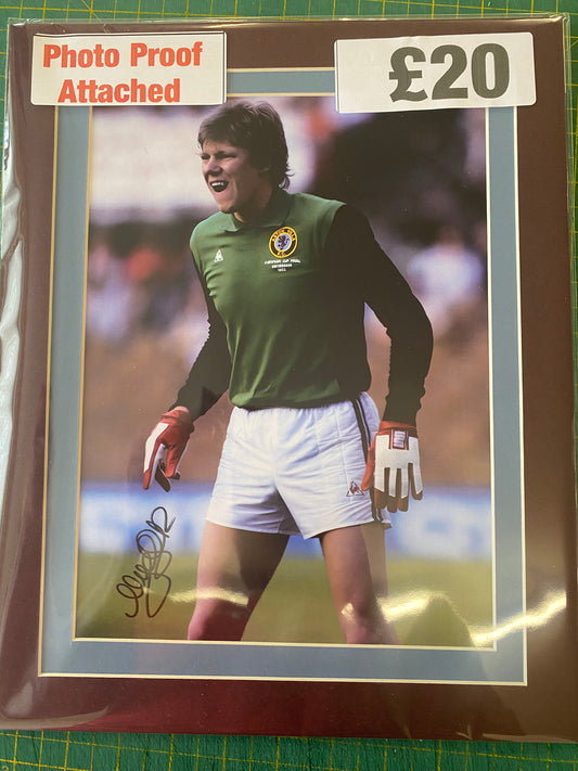 Aston Villa Nigel Spink personally signed 1982 European Cup Final photograph