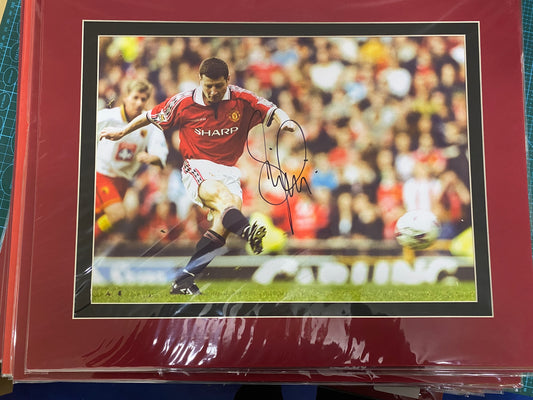 Manchester United Denis Irwin personally signed photograph