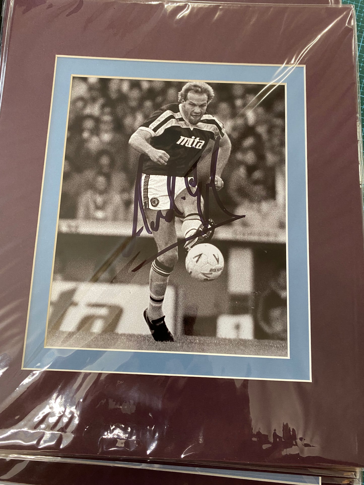 Aston Villa Andy Gray personally signed photograph