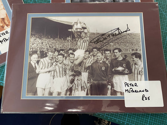 Aston Villa Peter Mcparland personally signed 1957 FA Cup Final photograph