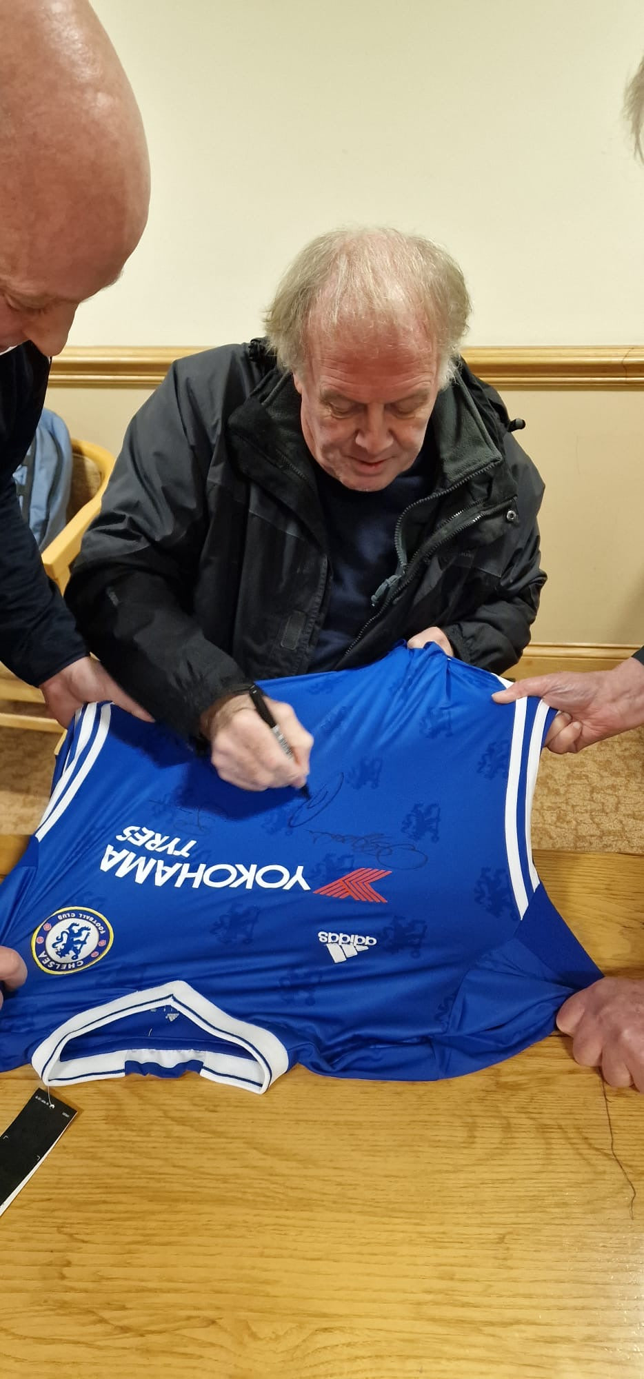 Chelsea Replica shirt personally signed by Kerry Dixon, Pat Nevin and David Speedie.