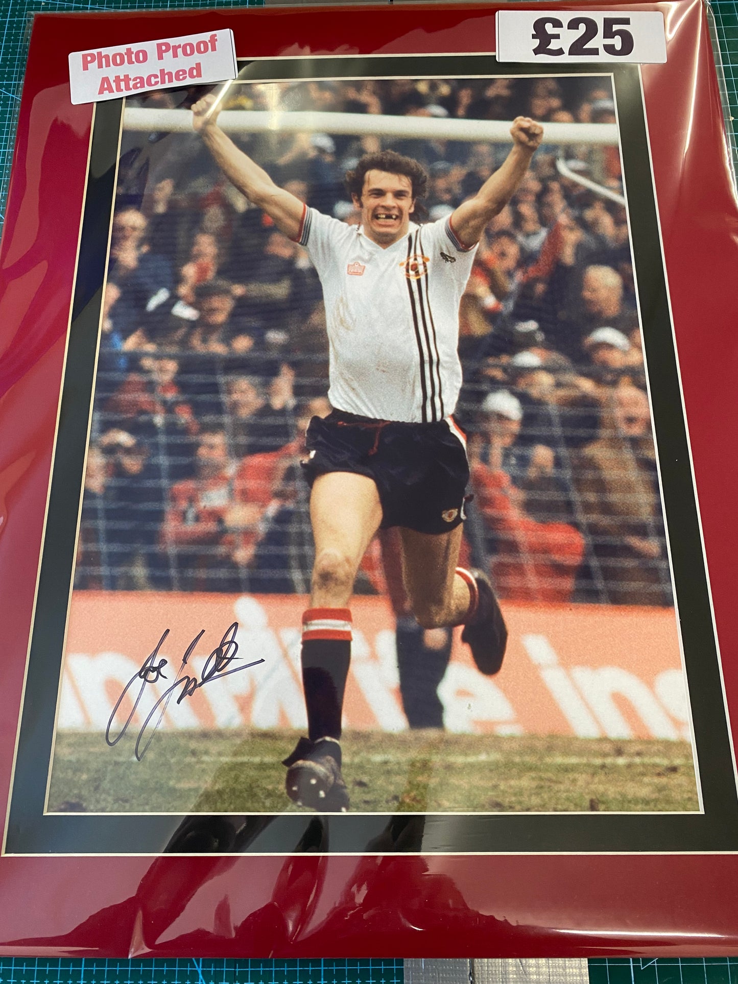 Manchester United Joe Jordan personally signed photograph