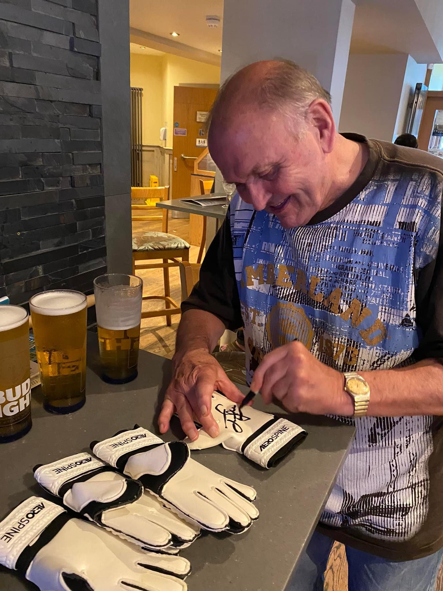 Aston Villa Jimmy Rimmer personally signed glove display.