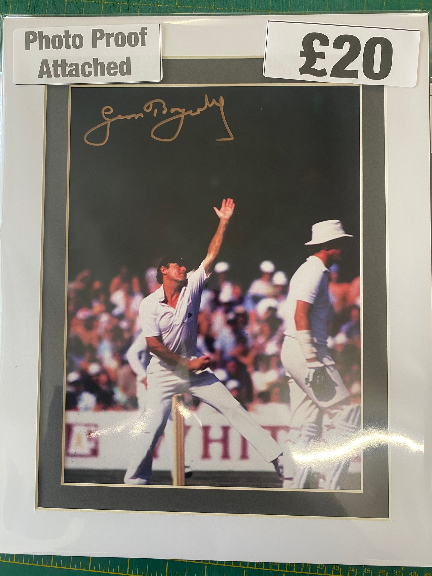 Cricket Geoffrey Boycott personally signed photograph