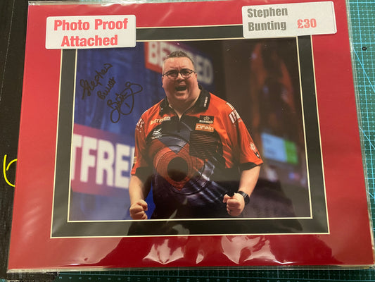 Dart’s Stephen Bunting personally signed photograph