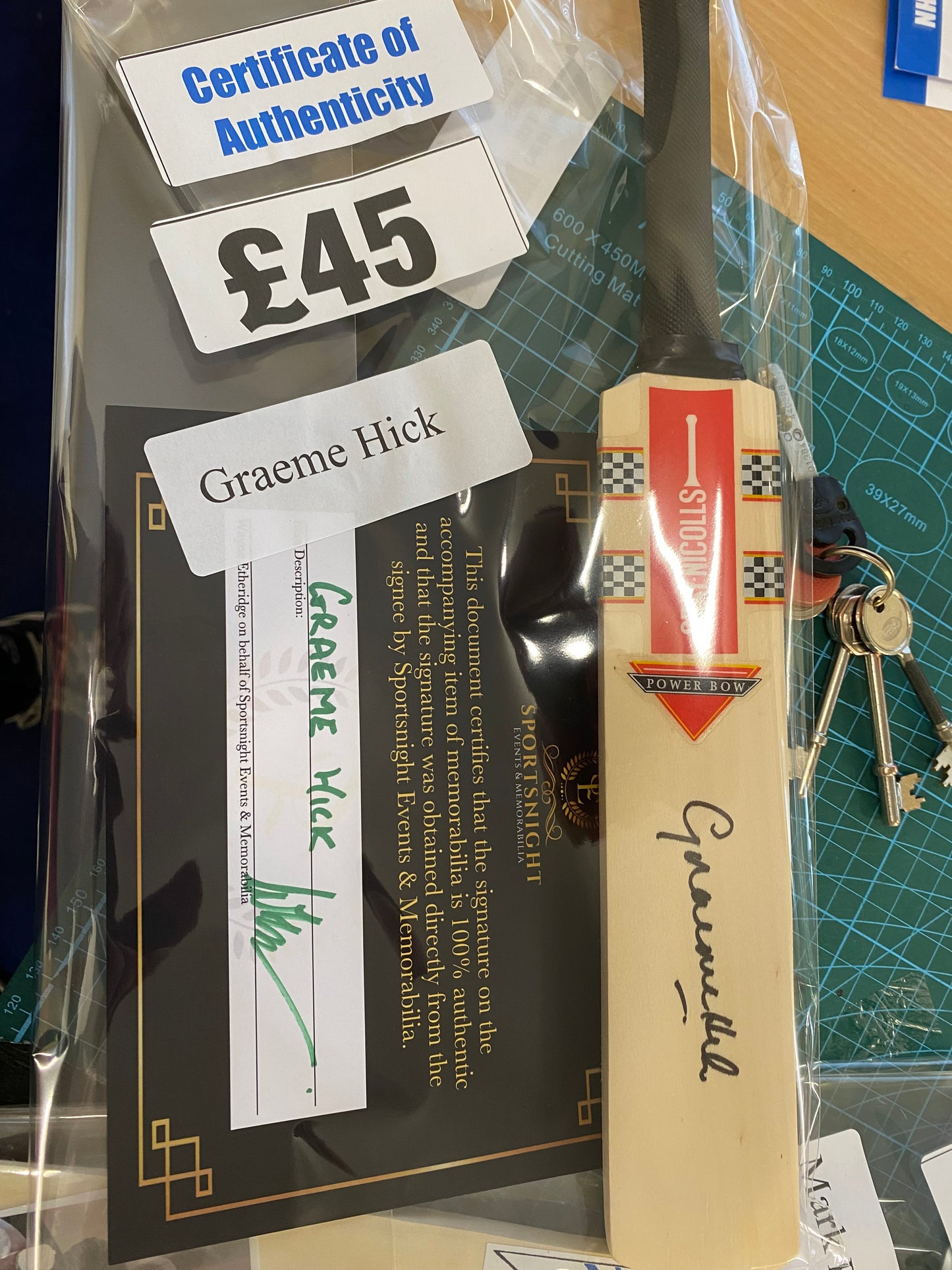 Cricket Worcestershire & England Graeme Hick personally signed mini cricket bat