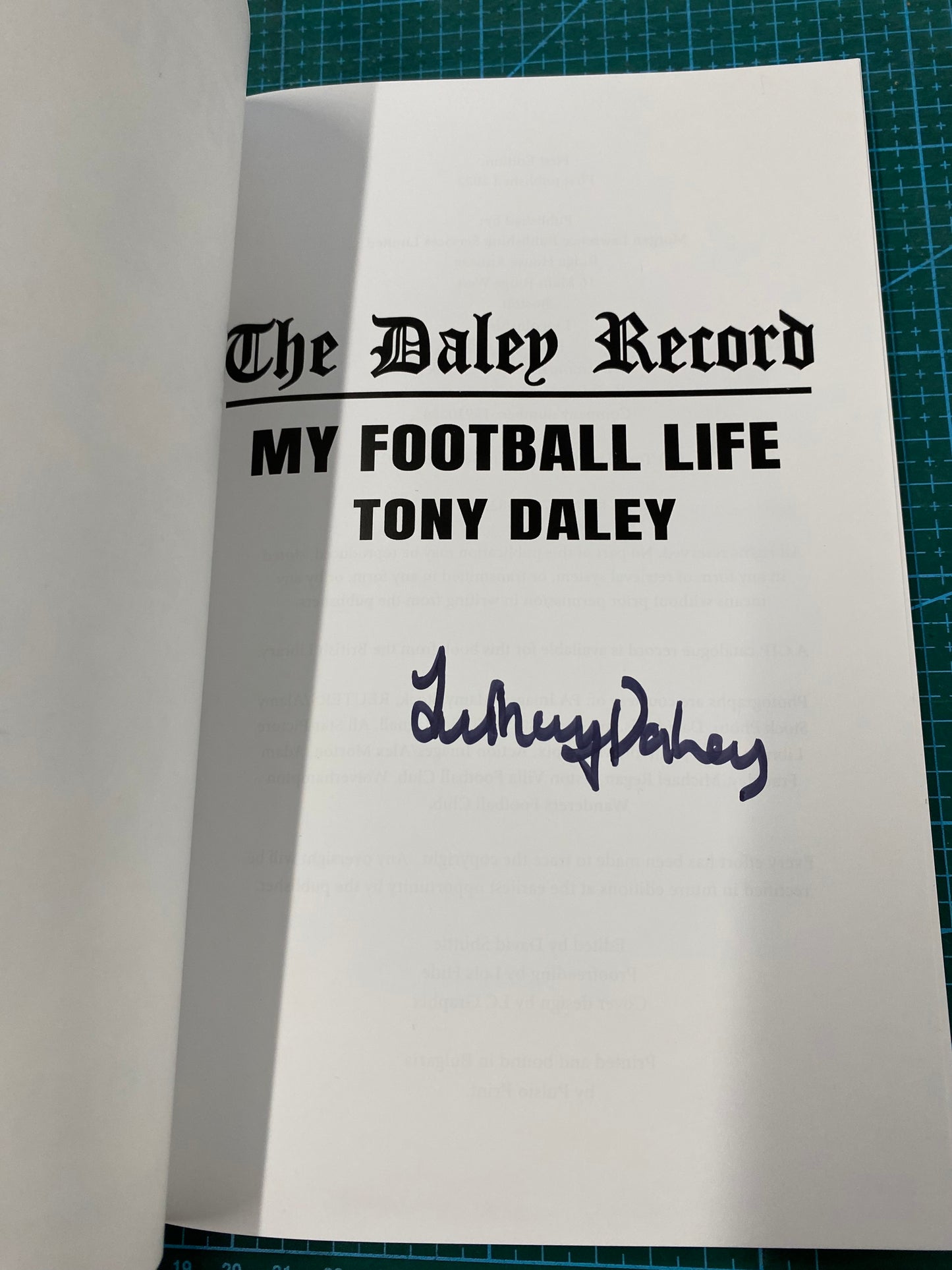 Aston Villa Tony Daley autobiography personally signed