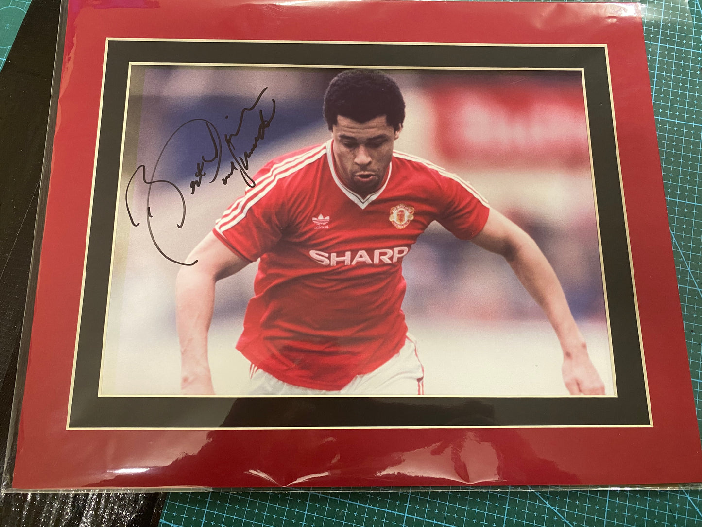 Manchester United Paul McGrath personally signed photograph