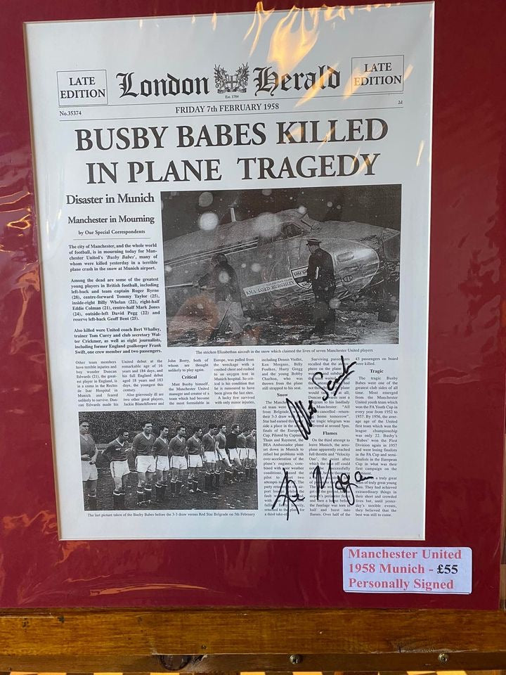 Manchester United 1958 Munich air disaster London Herald print personally signed by 2 survivors