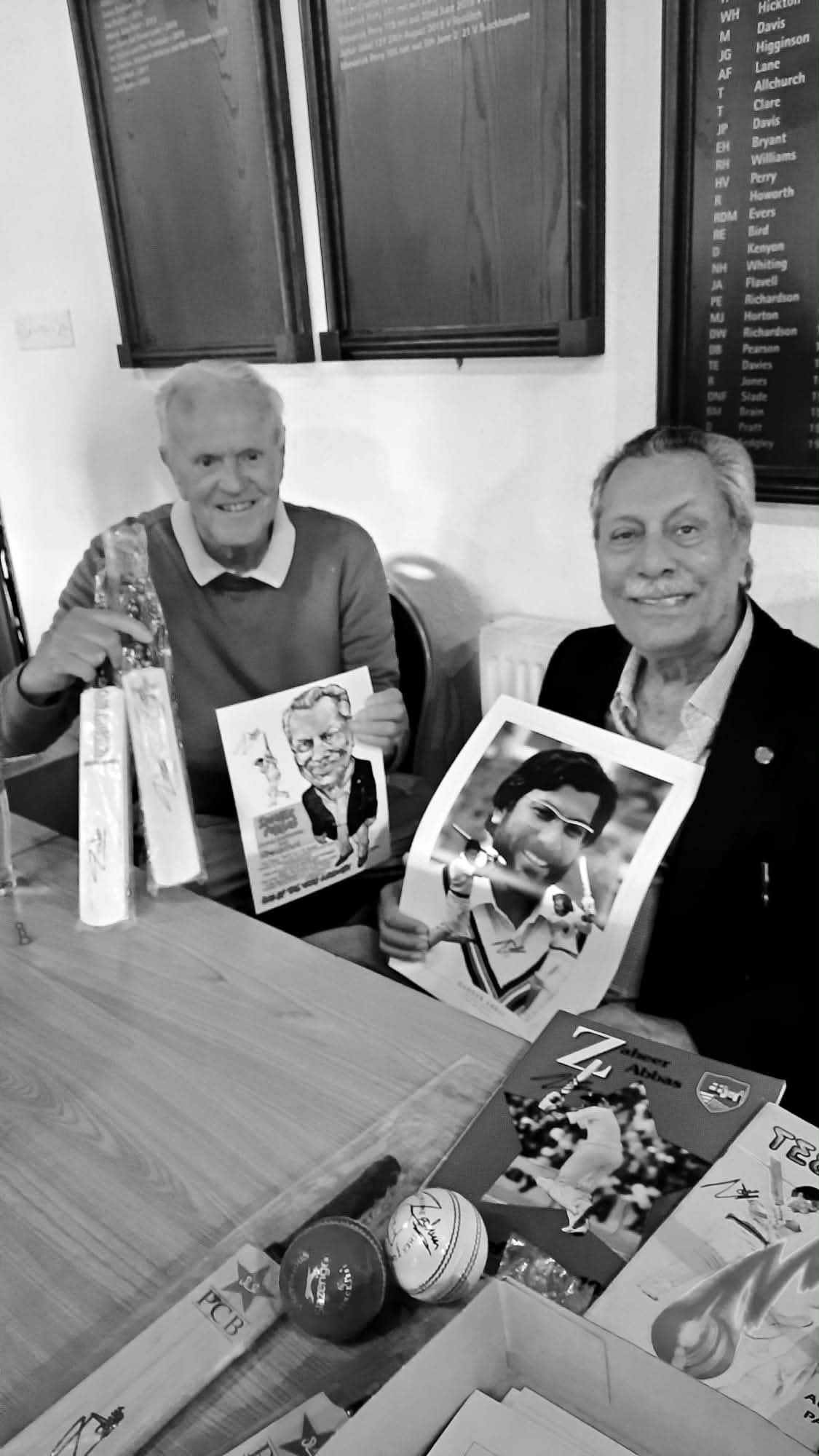 Cricket Pakistani Zaheer Abbas personally signed montage