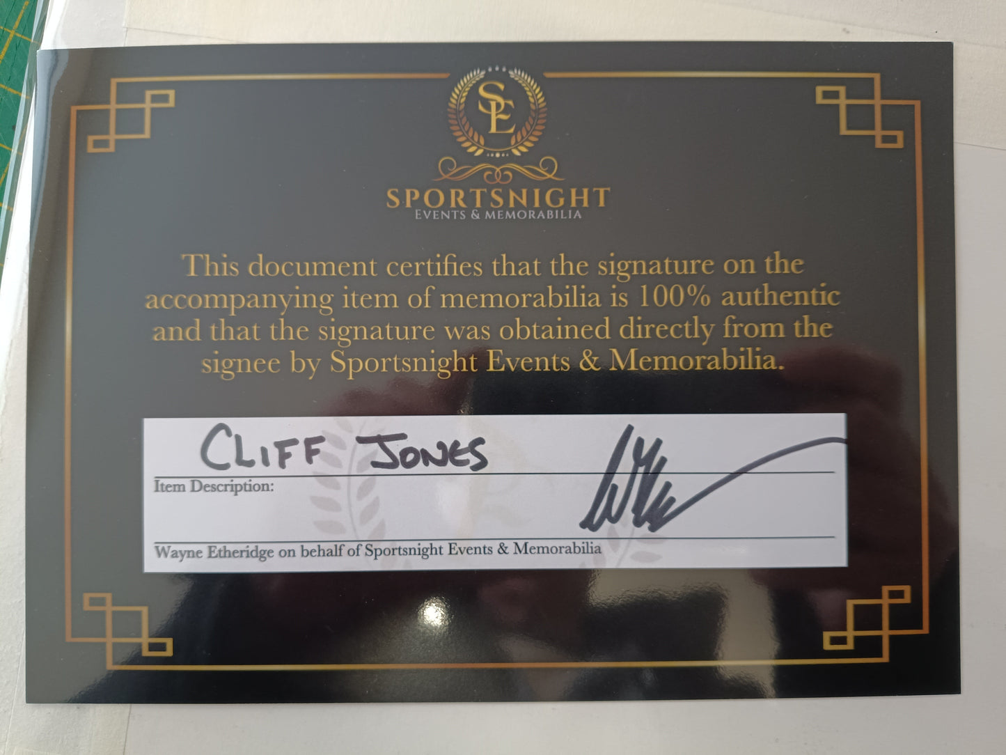 Tottenham Hotspur Cliff Jones personally signed photograph