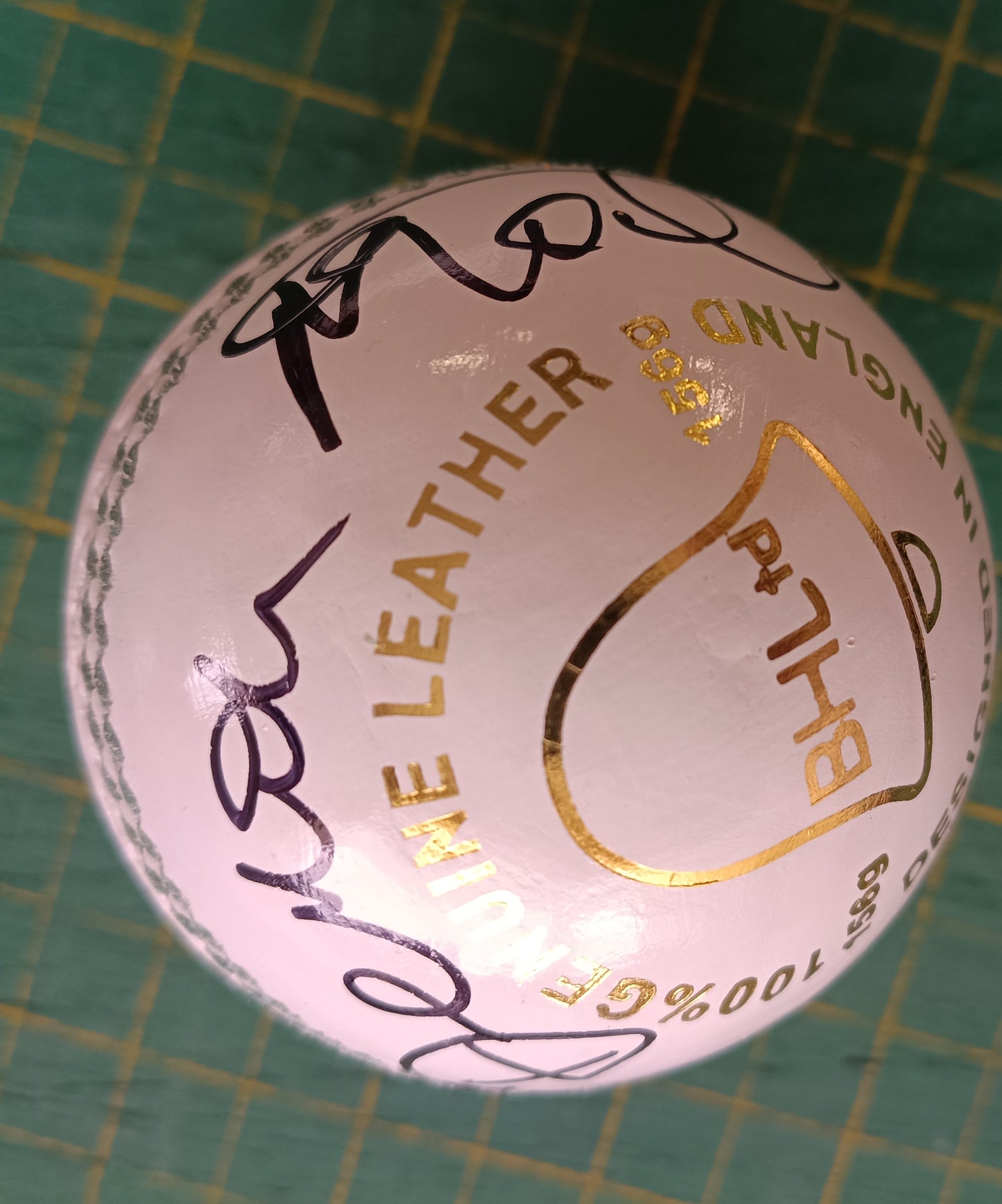 Cricket England Devon Malcolm personally signed White cricket ball