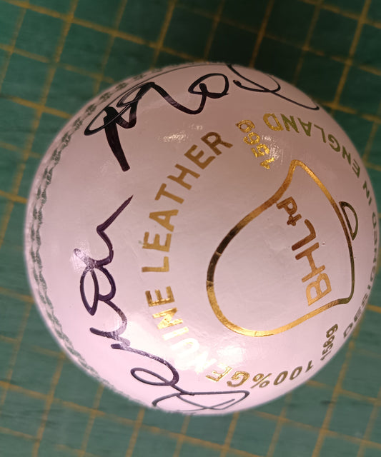 Cricket England Devon Malcolm personally signed White cricket ball