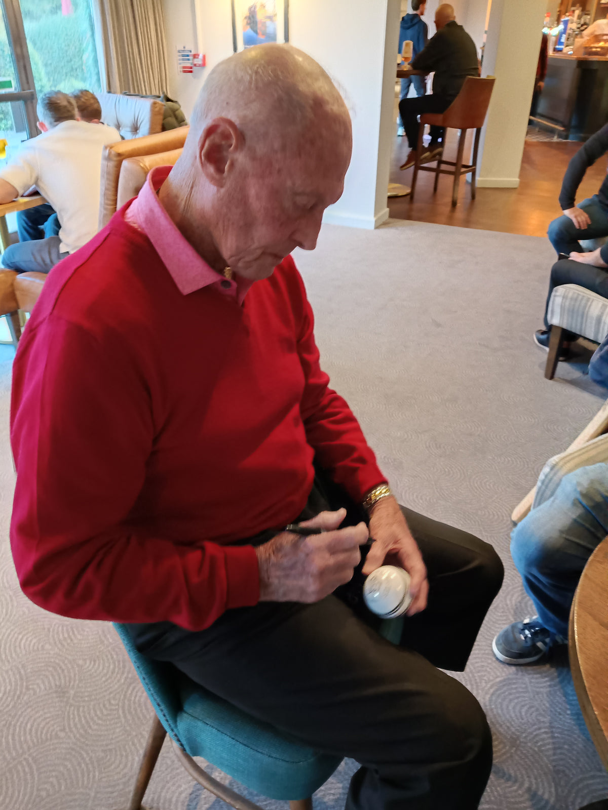 Cricket Geoffrey Boycott personally signed white cricket ball