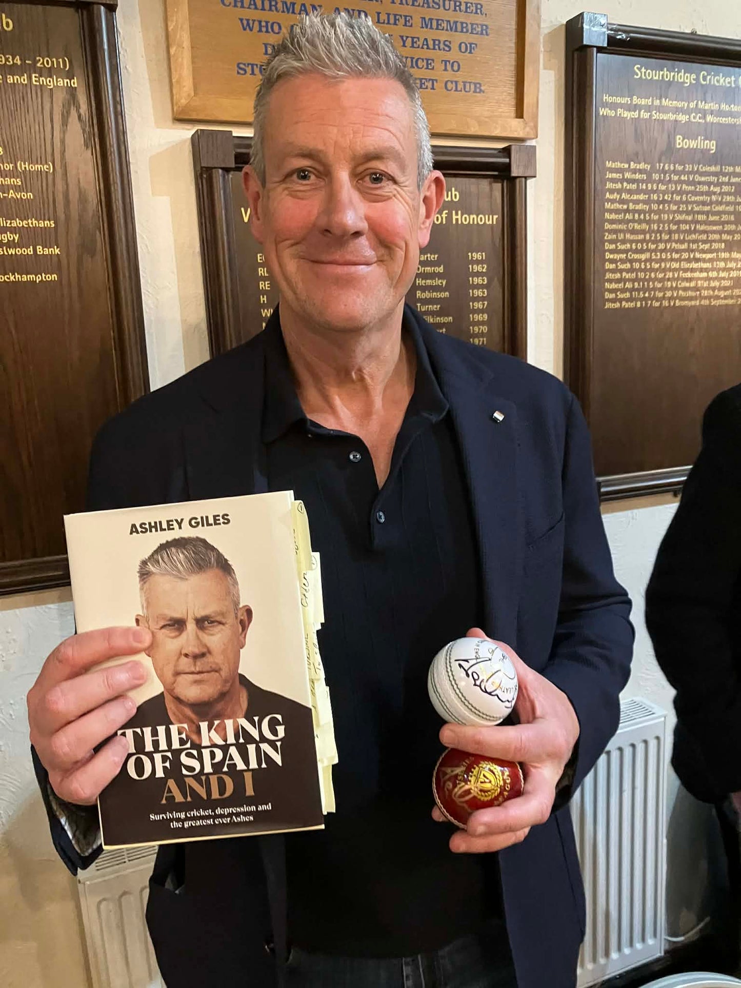 Cricket England Ashley Giles personally signed red cricket Ball