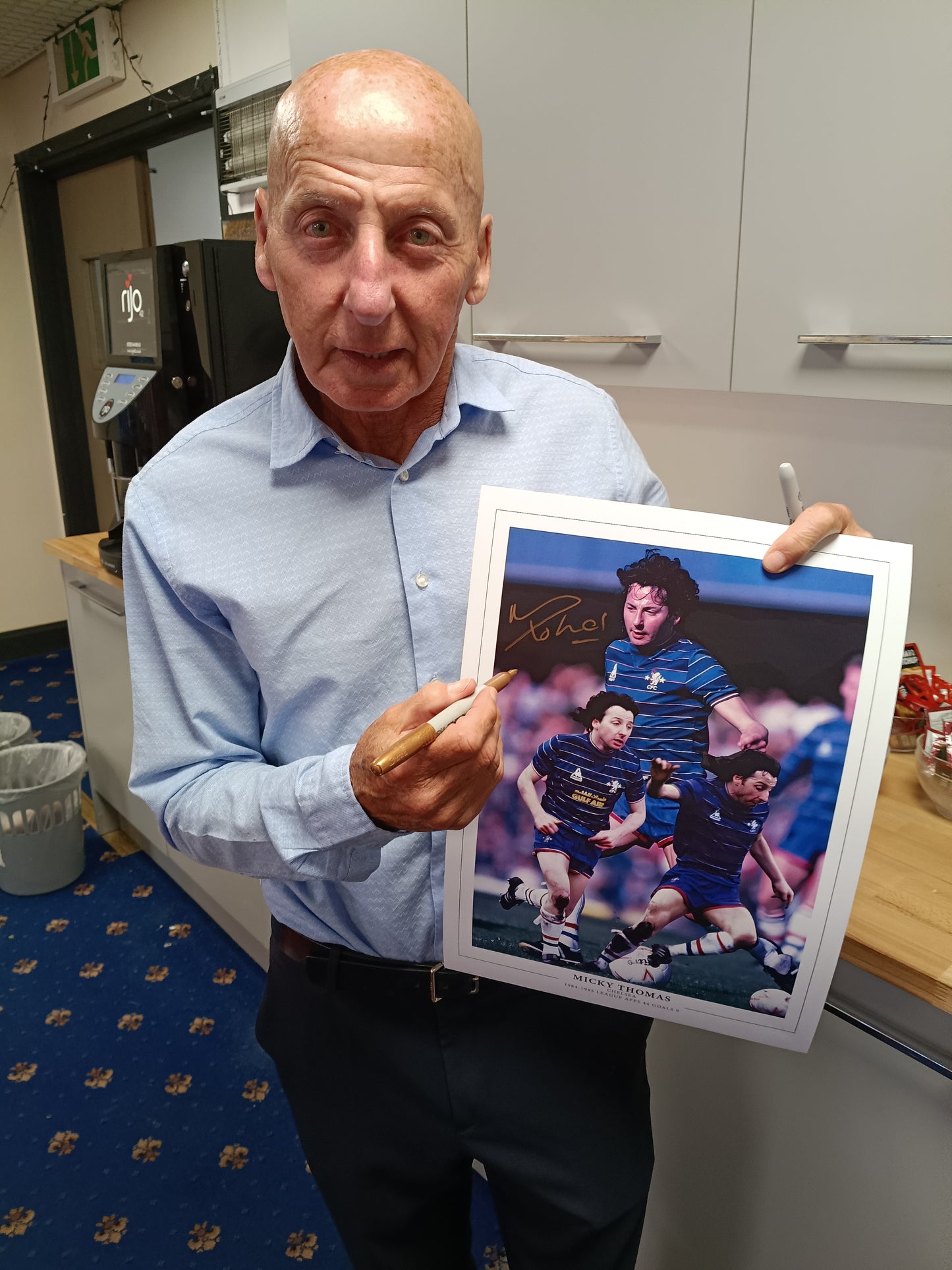 Chelsea Micky Thomas personally signed montage