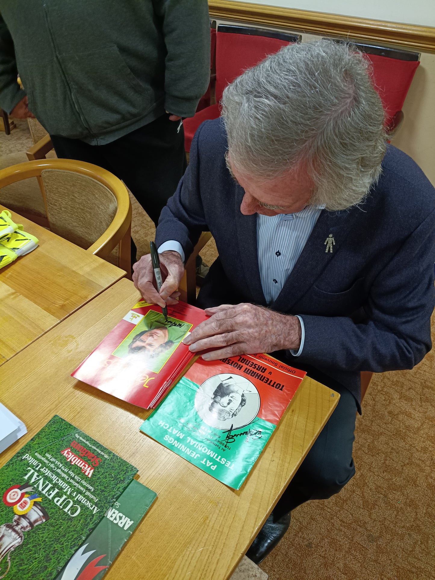 Arsenal 1978 FA Cup Final programme personally signed by Pat Jennings