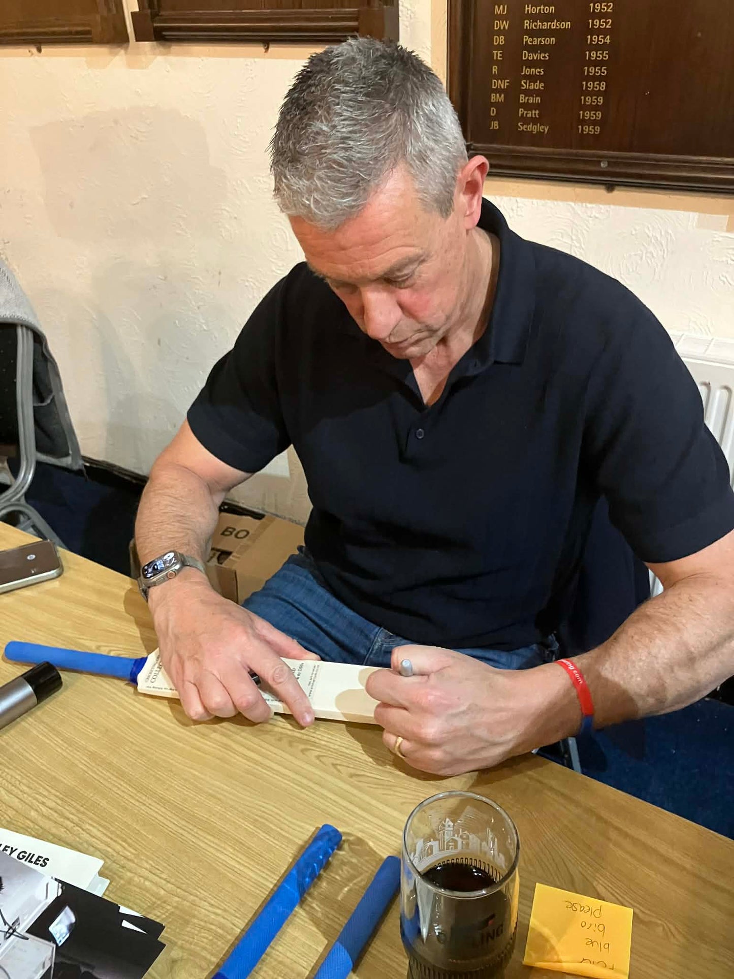 Cricket England Ashley Giles personally signed mini cricket bat