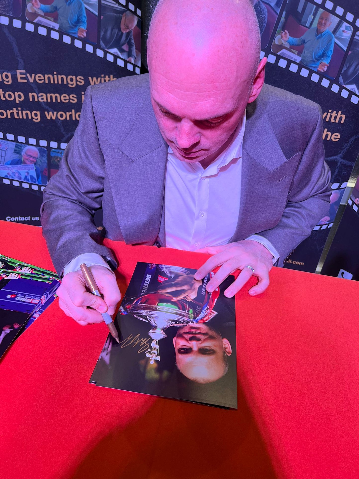 Snooker Stuart Bingham personally signed photograph