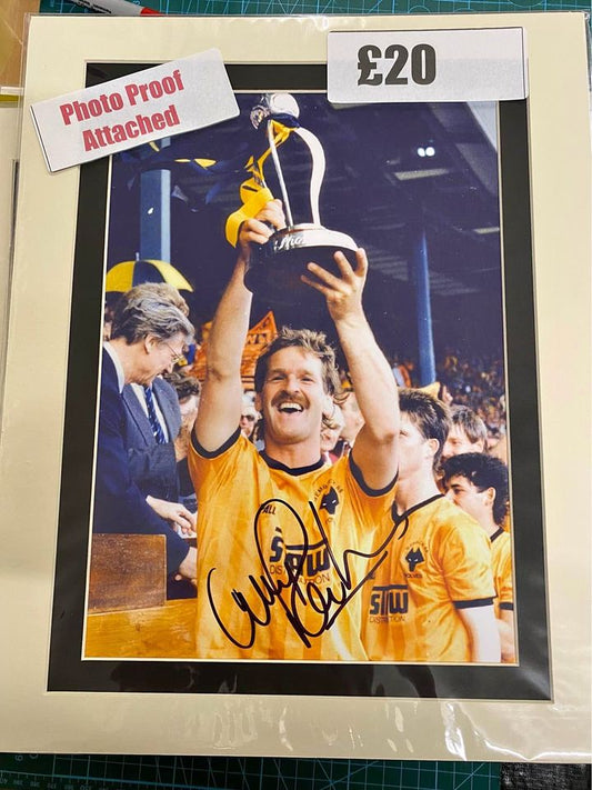 Wolverhampton Wanderers 1988 Sherpa Van Captain Ally Robertson personally signed photograph