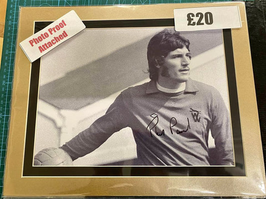 Wolverhampton Wanderers legend Phil Parkes personally signed photographs
