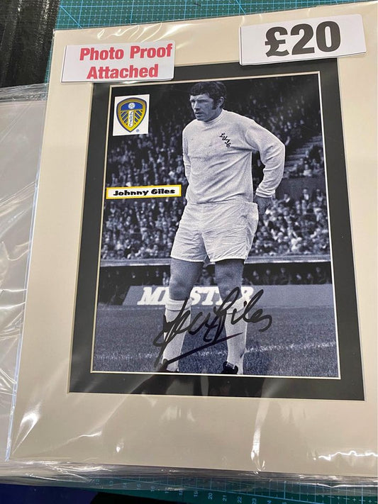 Leeds United Legend Johnny Giles personally signed photograph