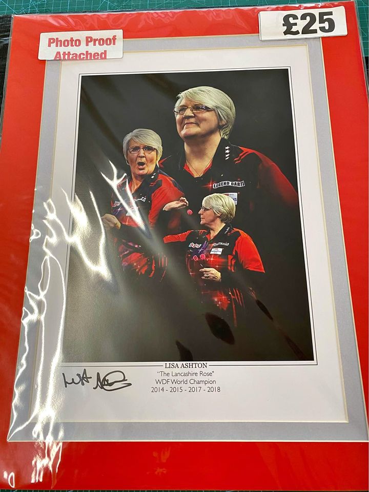 Darts Lisa Ashton. The Lancashire Rose personally signed limited edition print