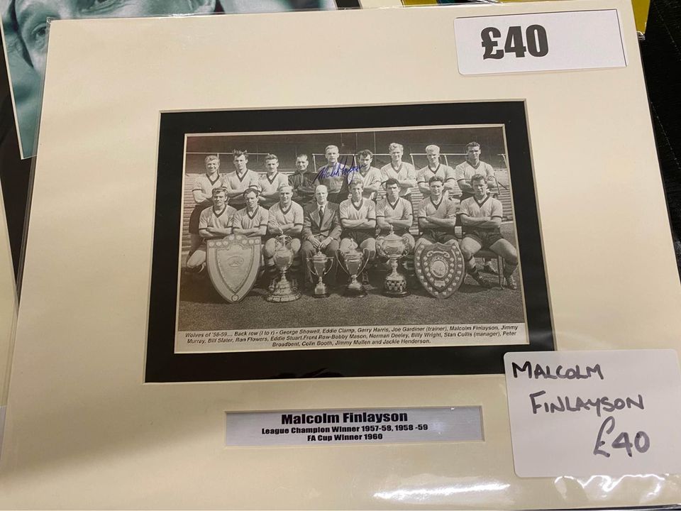 Wolverhampton Wanderers 1960’s legend Malcolm Finlayson personally signed photograph